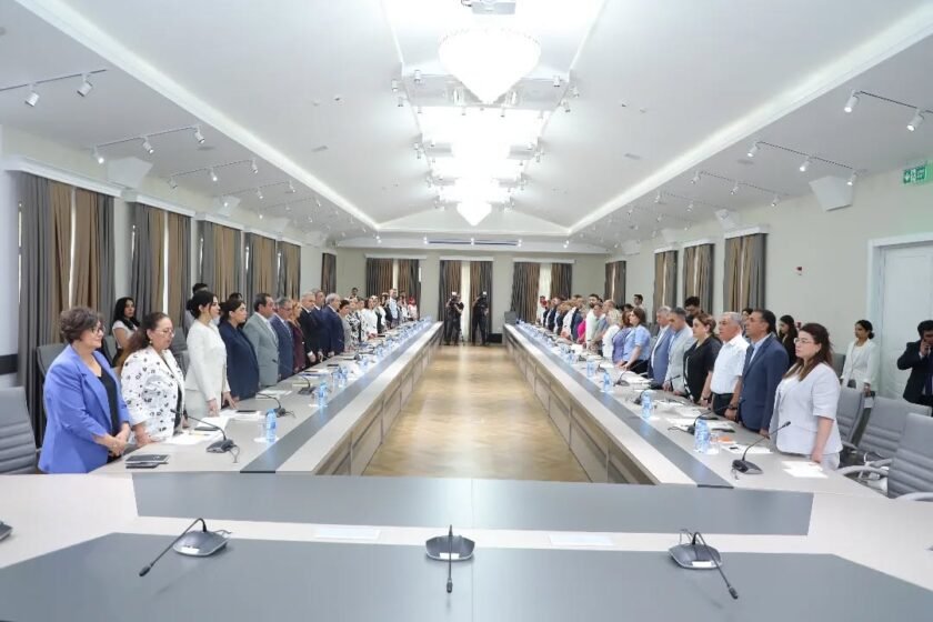 Mediada Azərbaycan dili” kitabı nəşr olunub – “Azərsun Holdinq”in dəstəyi ilə
