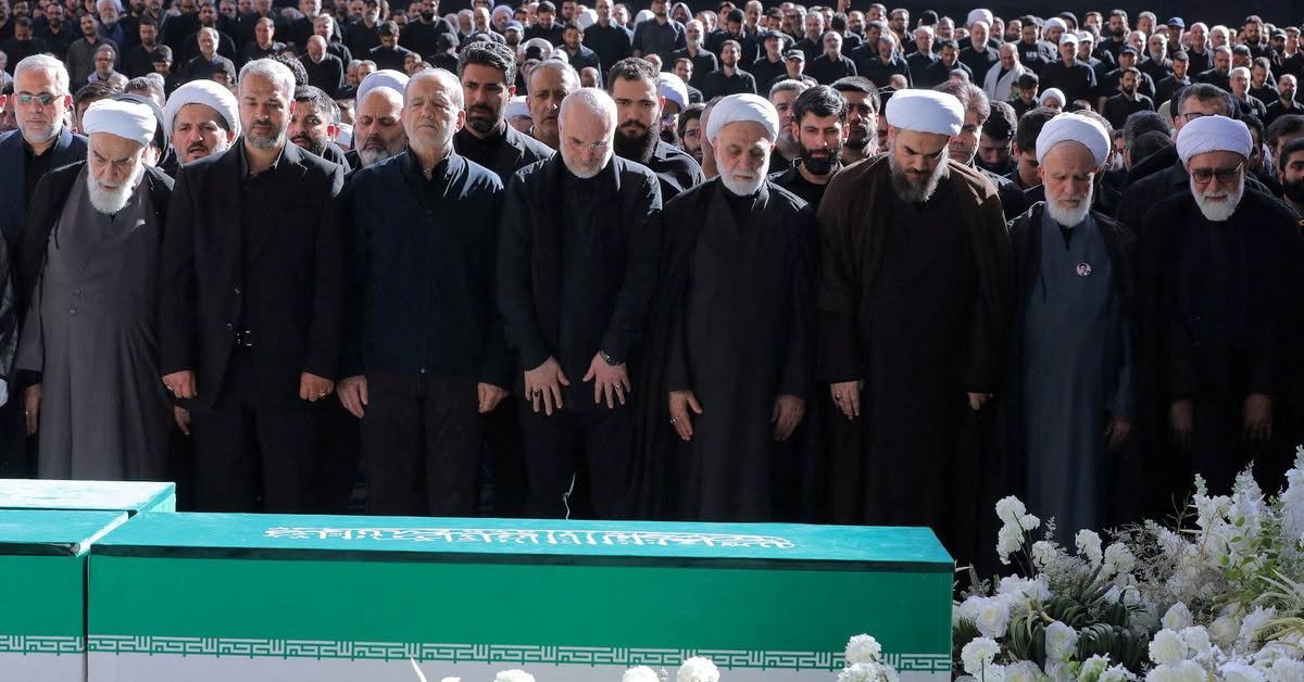 Xameneinin dəfn mərasimində varisi deyil, üç oğlu ön plana çıxıb