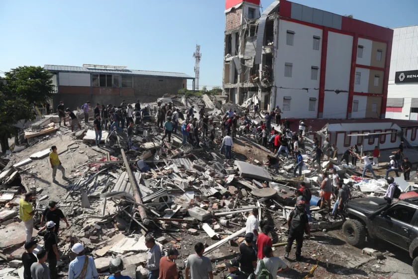 Kolumbiyada zəlzələ nəticəsində ölənlərin sayı 265-ə çatıb