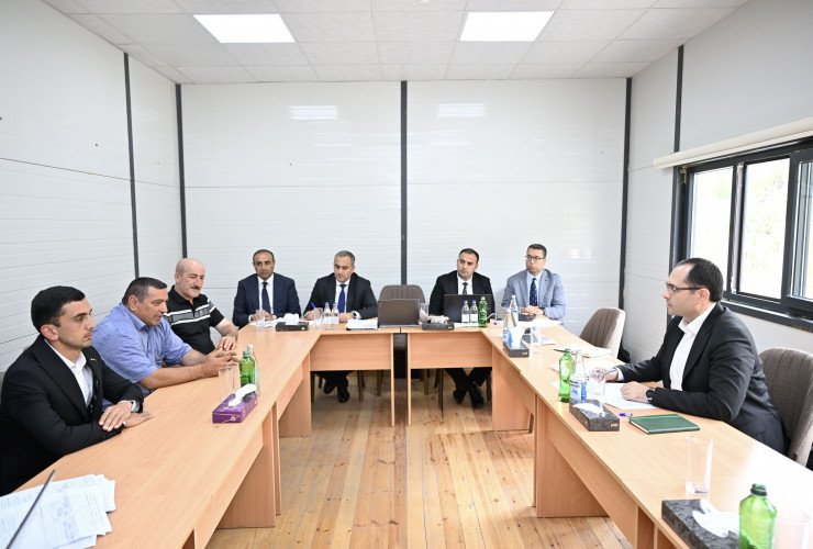 Nazir Məcnun Məmmədov Kəlbəcərdə vətəndaşları qəbul edib