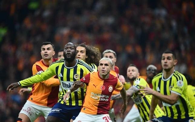 "Qalatasaray" Əzəli Rəqibini Məğlub Edərək Liderliyə Yüksəldi