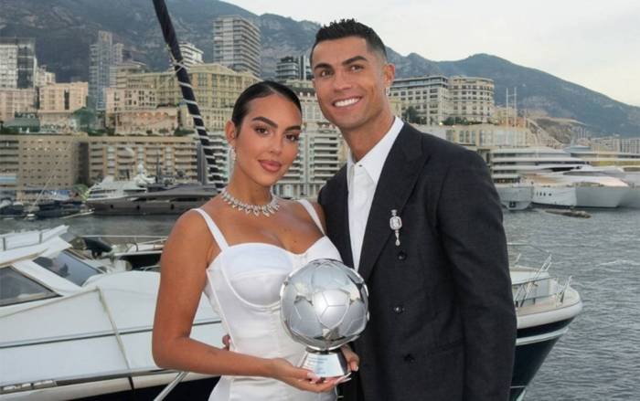 Ronaldu evlənir?