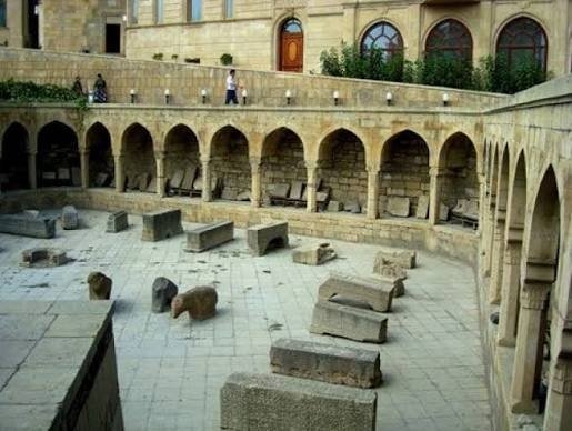 Bakıda tarixi abidələrlə bağlı mühüm toplantı keçirilir