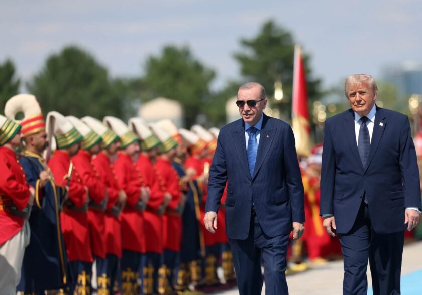 Türkiyə Prezidenti Rəcəb Tayyib Ərdoğan ABŞ Prezidenti Donald Trampı rəsmi mərasimlə qarşılayıb