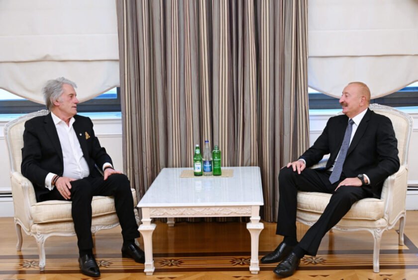 İlham Əliyev Viktor Yuşenko ilə görüşüb